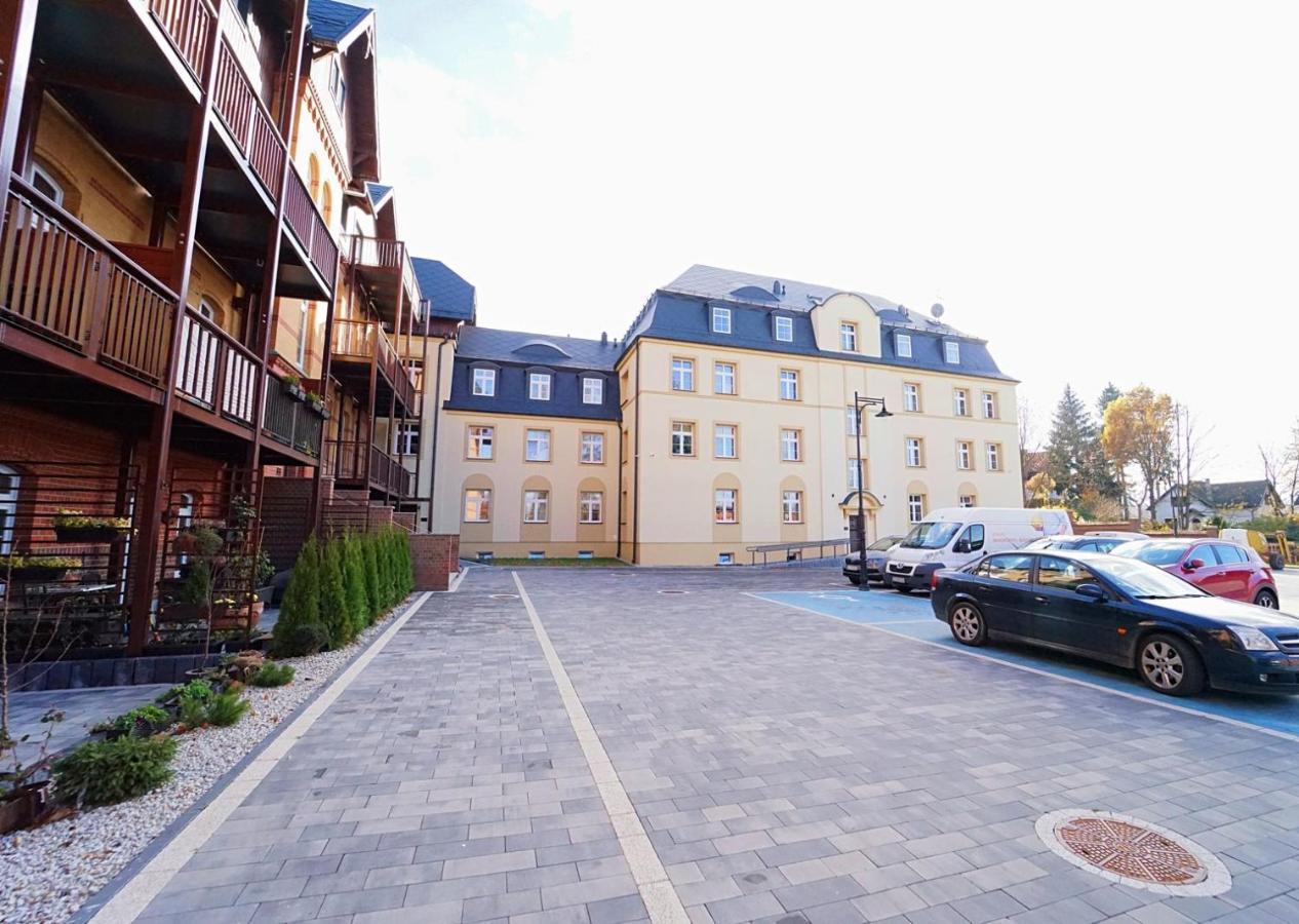 Apartamenty Everysky - Mickiewicza 30 Jelenia Góra Exteriör bild